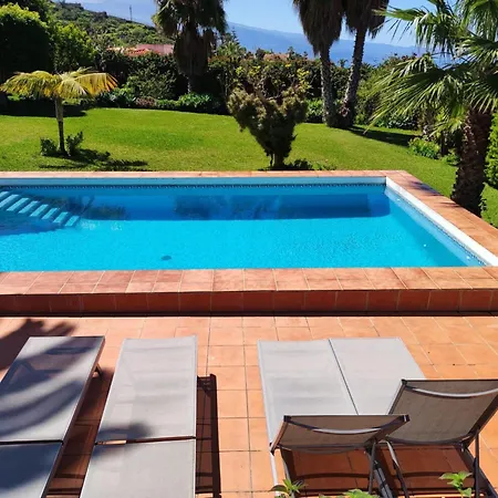 In El Mit Grossem Pool Und Meerblick By Interhome 度假居 *